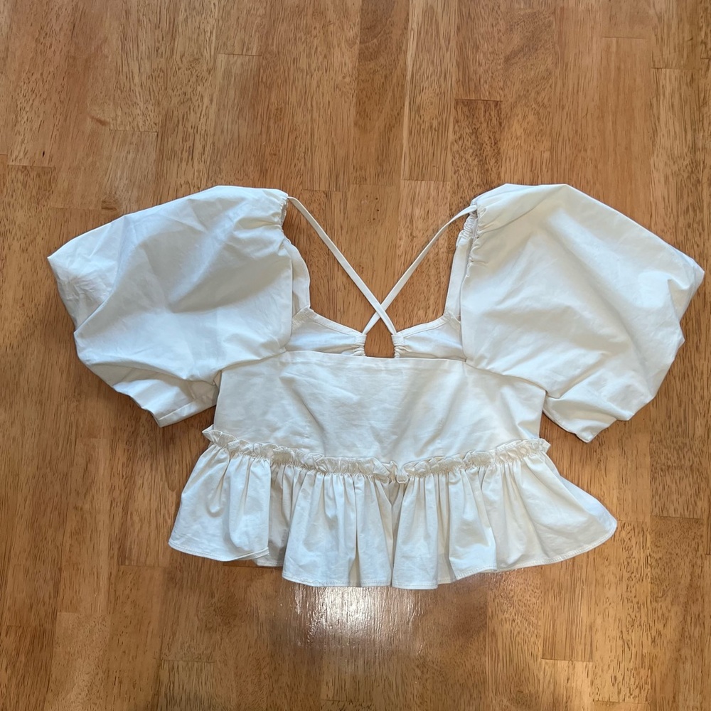 Kimchi Blue Lara Cropped Babydoll top in off white.  Like new condition.